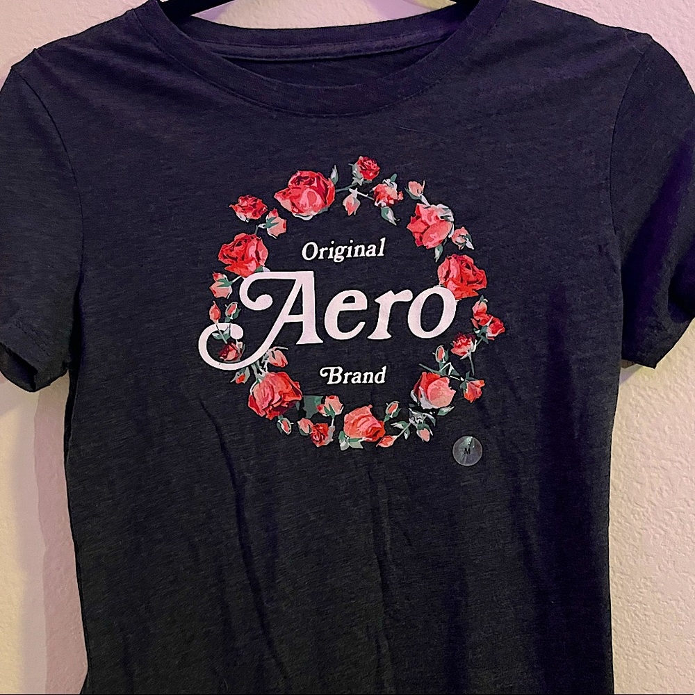 Medium Aeropostale Graphic Crew Neck Tee